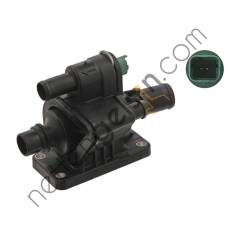 SWAG 62934997 TERMOSTAT KOMPLE MUSURLU P107 P207 P307 P206 P1007 NEMO BIPPER C1 C2 C3 C3 II C3 PLURIEL C4 XSARA II DV4TD (1,4HDI 8V) FIESTA 1,4TDCI AYGO 1,4HDI  FORD BİNEK TERMOSTAT YUVASI